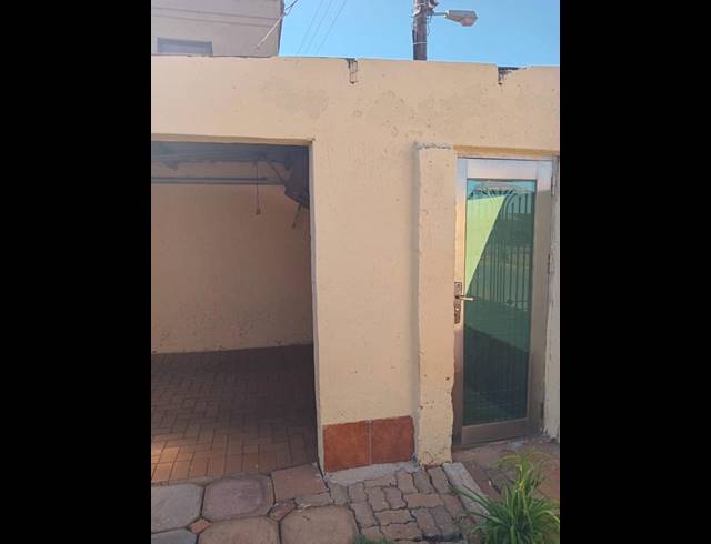 3 BEDROOM HOUSE FOR SALE IN PROTEA GLEN EXT